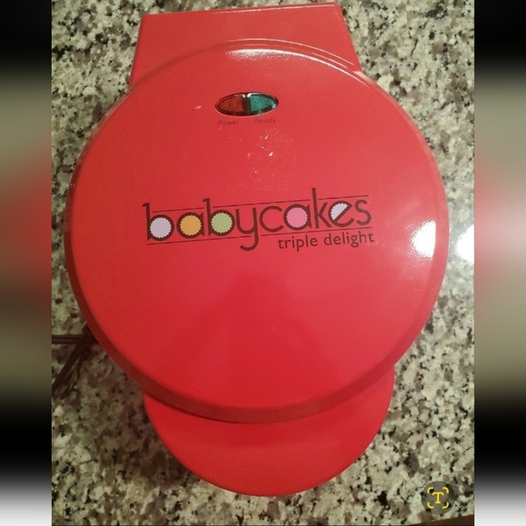 Babycakes Triple Delight Removeable Trays Red  Donut  Hole Maker - Picture 1 of 4